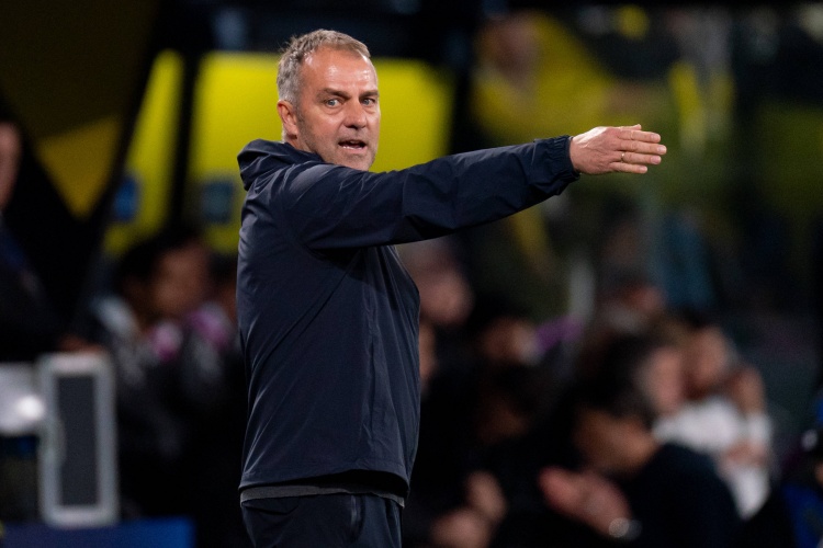 开云在线直播-弗里克：我信任俱乐部但注册只能等明天 杰拉德-马丁也可胜任中卫